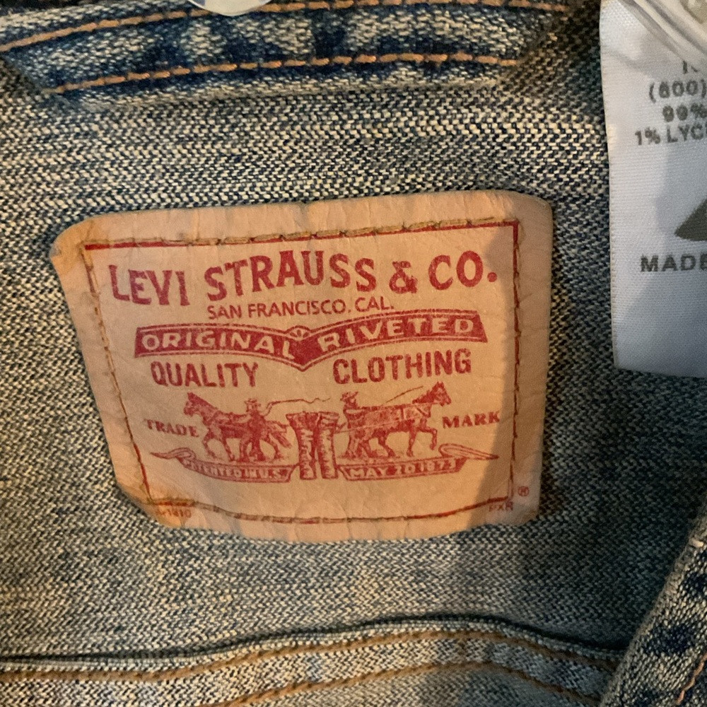 Vintage Levi’s Women’s Denim Halter Vest Shirt Top Christmas Gift  sz 8 Like New - Picture 2 of 6